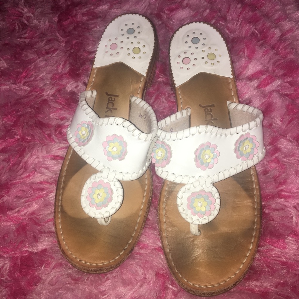 Jack Rogers white Navajo 8 pastel flowers